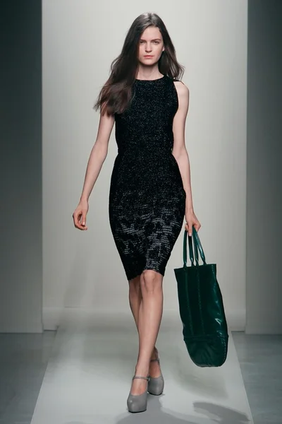 Look 15